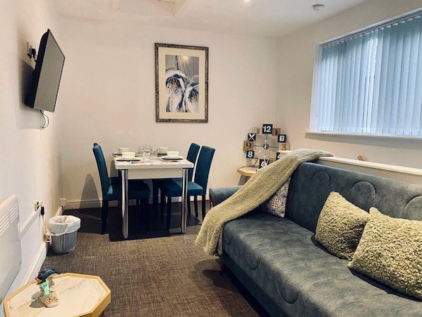 Living Room / Lounge