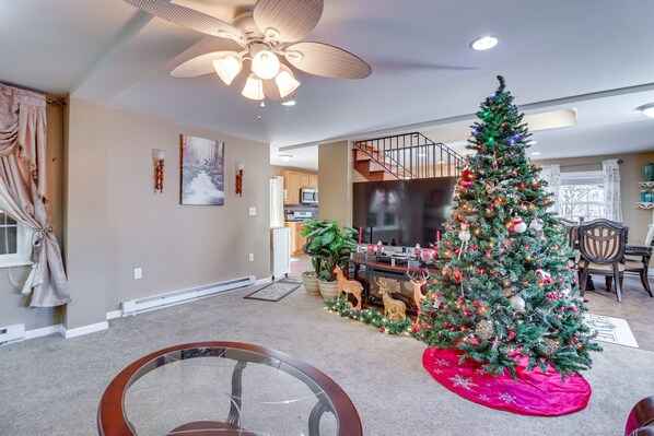 Kresgeville Vacation Rental | 3BR | 2BA | 1,510 Sq Ft | Stairs Required