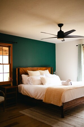 Master King! Our guests rave about the comfortable bed.