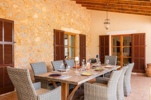Outdoor dining