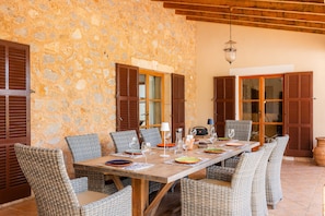 Outdoor dining