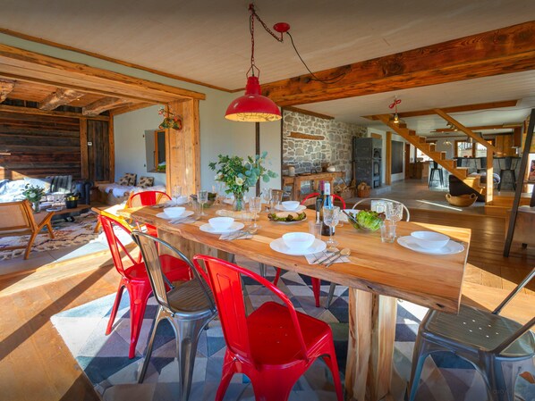 Dining/Kitchen/Lounge