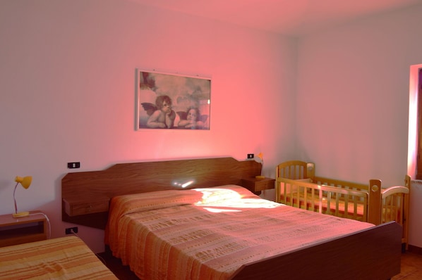 Autumn, Bedroom, Spring, Summer