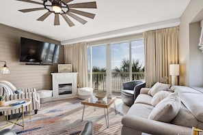 Oversize den with amazing views