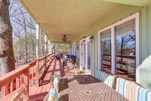 Deck | Charcoal Grill | Fire Pit