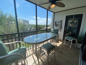 1-304 Lanai