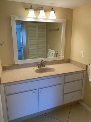 1-308 Master Vanity
