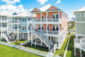 Plenty of outdoor entertainment space