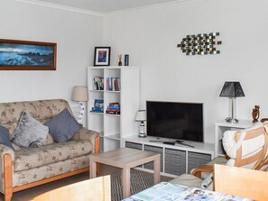 Open plan living space | Sundance, Freshwater