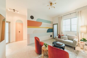Azafran's living room!