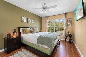 Guest bedroom : Queen bed