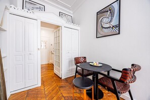 Luminous Studio Oasis Steps from The Louvre