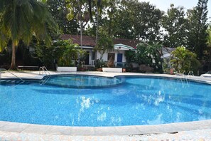 Utomhuspool