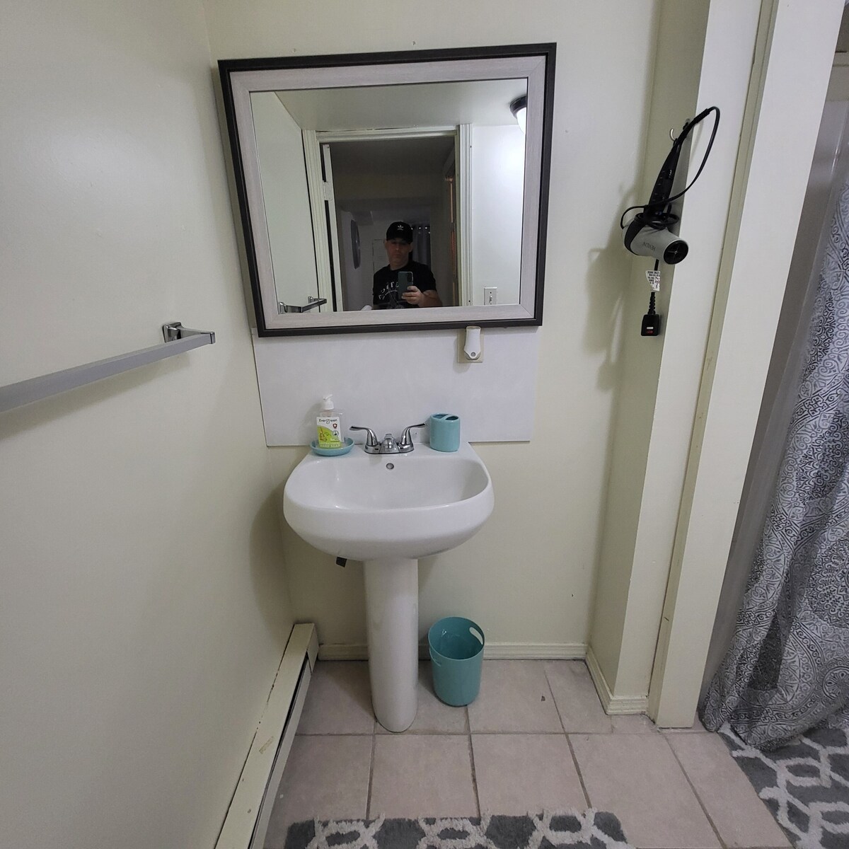 1br apartment within walking distance from Cedar and York St