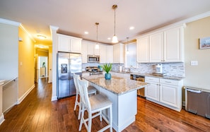This bright and spacious kitchen is a chef’s dream!