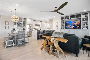 Nova Sanddollar Living Room: Open concept, allows for endless entertaining.