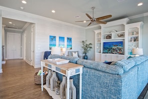 Sandy Toes Living Room: Welcome in, your home away from home.