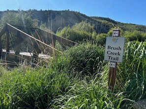 Brush Creek 1 min from house
