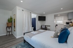 Queen Bedroom