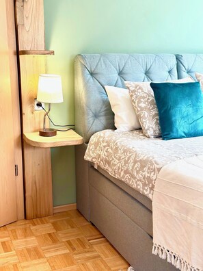 Studio, Guesthouse Sabine, pr’Skminc, Slovenia, Boh. Bela, Bled, boxspring bett
