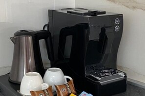 Kaffee und/oder Kaffeemaschine