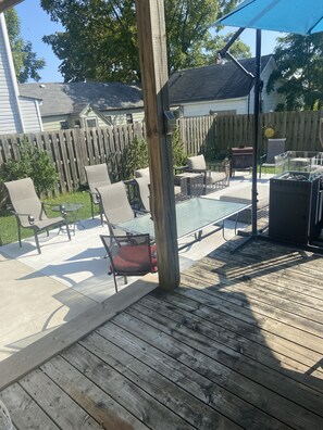 Outdoor dining