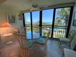 2-304 Lanai
