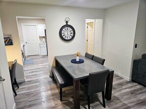 Dining space for 6