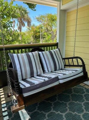 Front porch swing