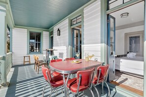 Angeline Carriage Suites | Revival St Collection