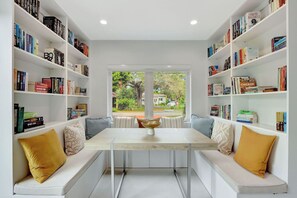 Charming Breakfast Nook: A Cozy Corner for Morning Delights