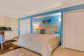 Light and bright studio guest casita with King-sized bed, futon, TV, kitchenette