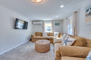 Living Room | Smart TV | Free WiFi | Board Games | 1st Floor