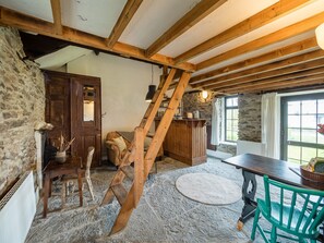 Dining Table Ventry Farm Shamrock Cottage Ventry County Kerry Ireland