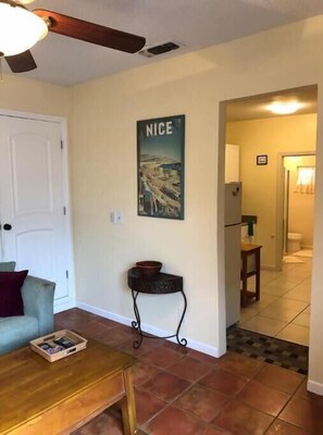 The hideaway Livingroom with view of kitchen entrance