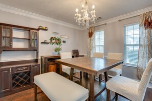 Dining Area | Dishware/Flatware