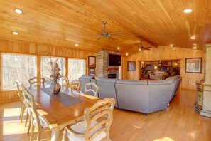 Dining Area | 2nd Floor