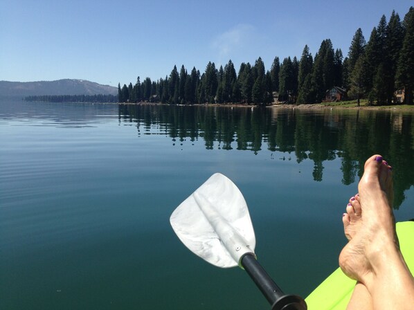 Mountain Meadows, Almanor and Caribou lakes provide great boating and fishing.