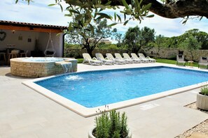 Schwimmbad des Ferienhauses