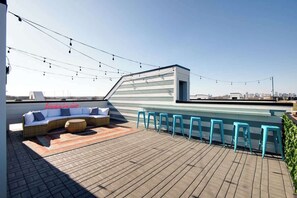 Spread out and enjoy the incredible Nashville weather on your private rooftop.

There is plenty of seating and space to lounge, enjoy a meal, or have a cocktail and watch the sunset over the picturesque Nashville skyline