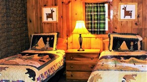 Cabin 10 Upstairs Bedroom (1)