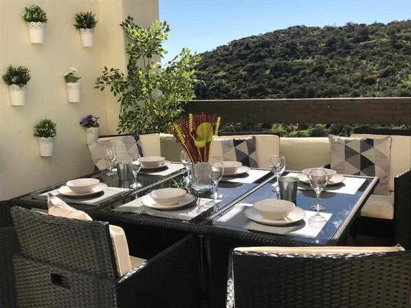 Outdoor dining