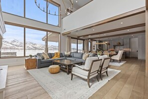 Beautifully decorated great room