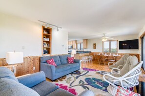 Top Level Living Area