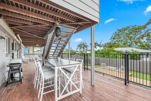 Whip up a feast on the BBQ. This home features ample alfresco dining space to enjoy the Queensland sunshine.
