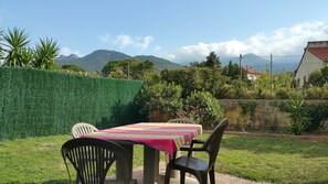 Vue sur les Albères depuis notre gîte Arbousier