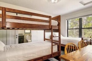 1 bunk bed and 1 twin bed