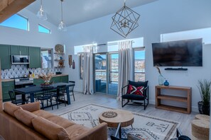 Living/Dining Area