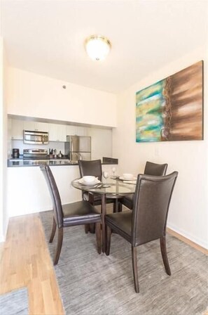 Hoboken 1 Bedroom Dining Room