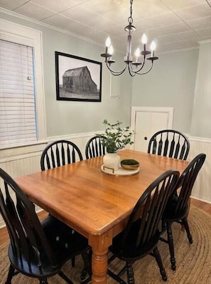 Dining room table